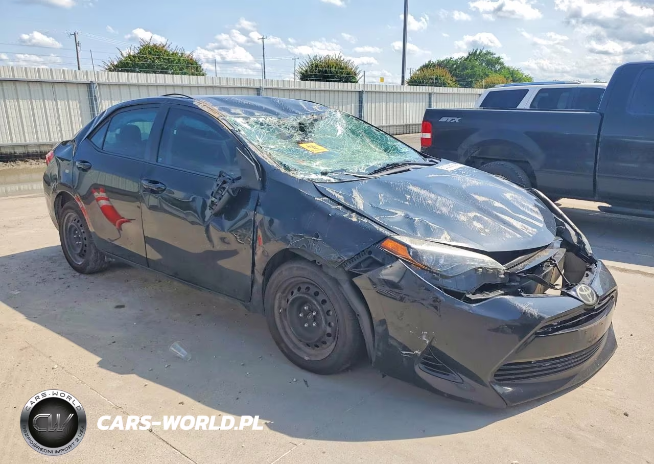 2017 Toyota Corolla Le VIN:5YFBURHE6HP735858 - 4