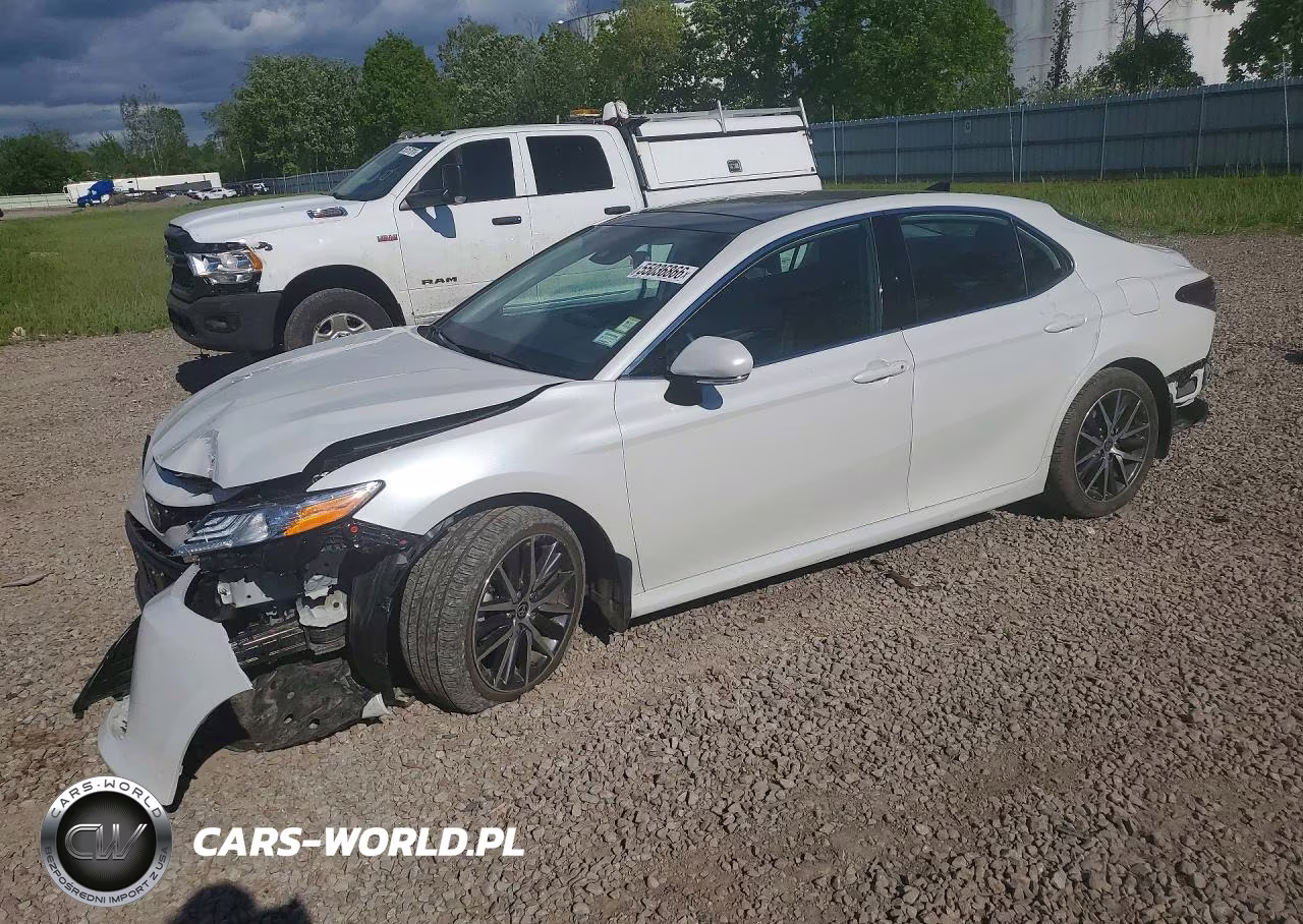 2024 Toyota Camry Xle – zdjęcie 1 z 12