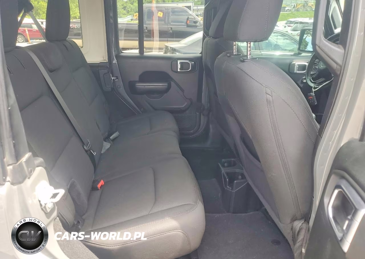2020 Jeep Wrangler Unlimited Sport VIN:1C4HJXDGXLW235796 - 10