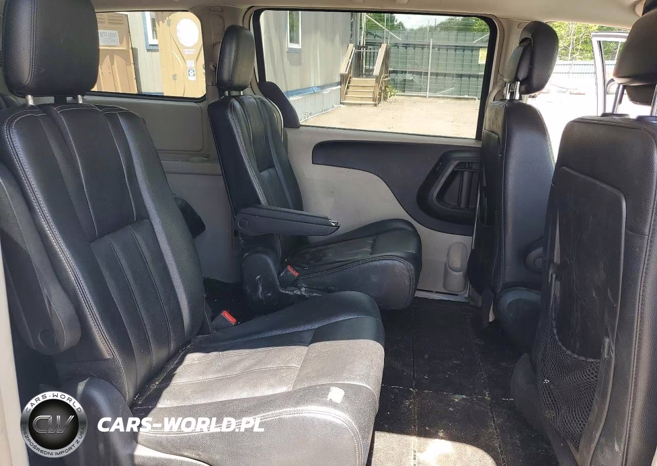 2013 Chrysler Town & Country Touring VIN:2C4RC1BGXDR629825 - 11