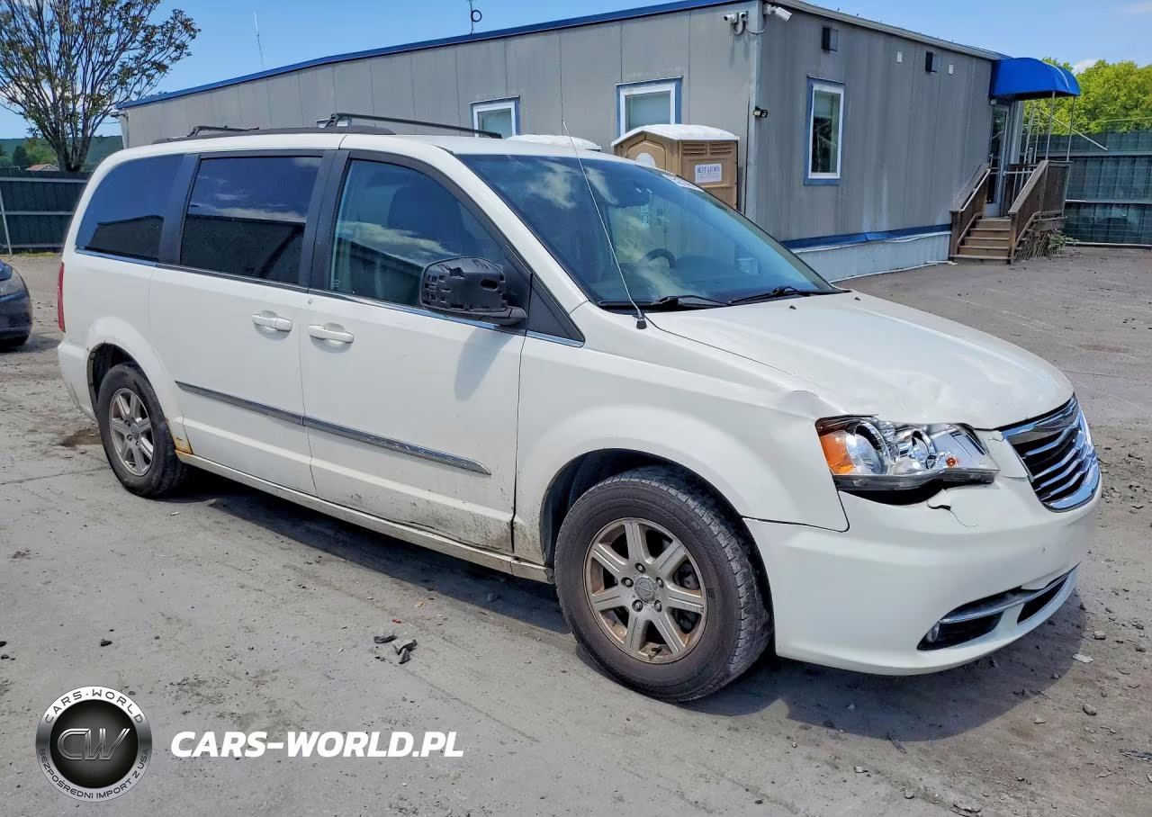 2013 Chrysler Town & Country Touring VIN:2C4RC1BGXDR629825 - 4