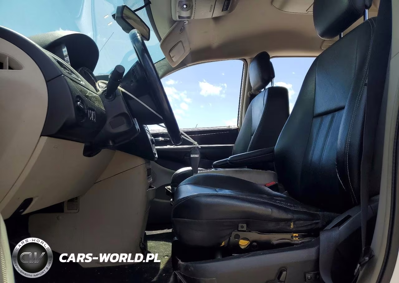 2013 Chrysler Town & Country Touring VIN:2C4RC1BGXDR629825 - 7