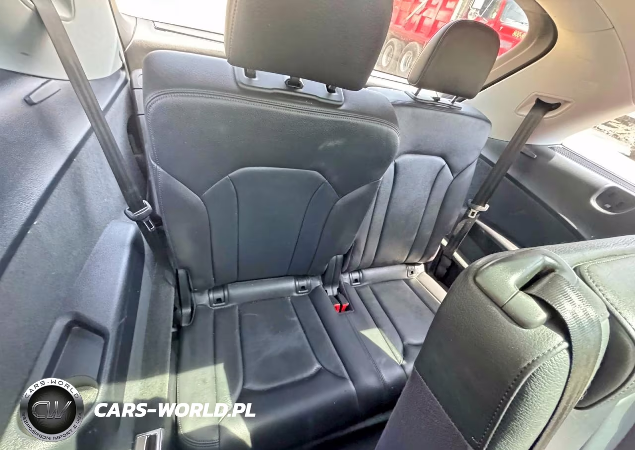 2017 Audi Q7 Premium Plus VIN:WA1LAAF78HD004851 - 12