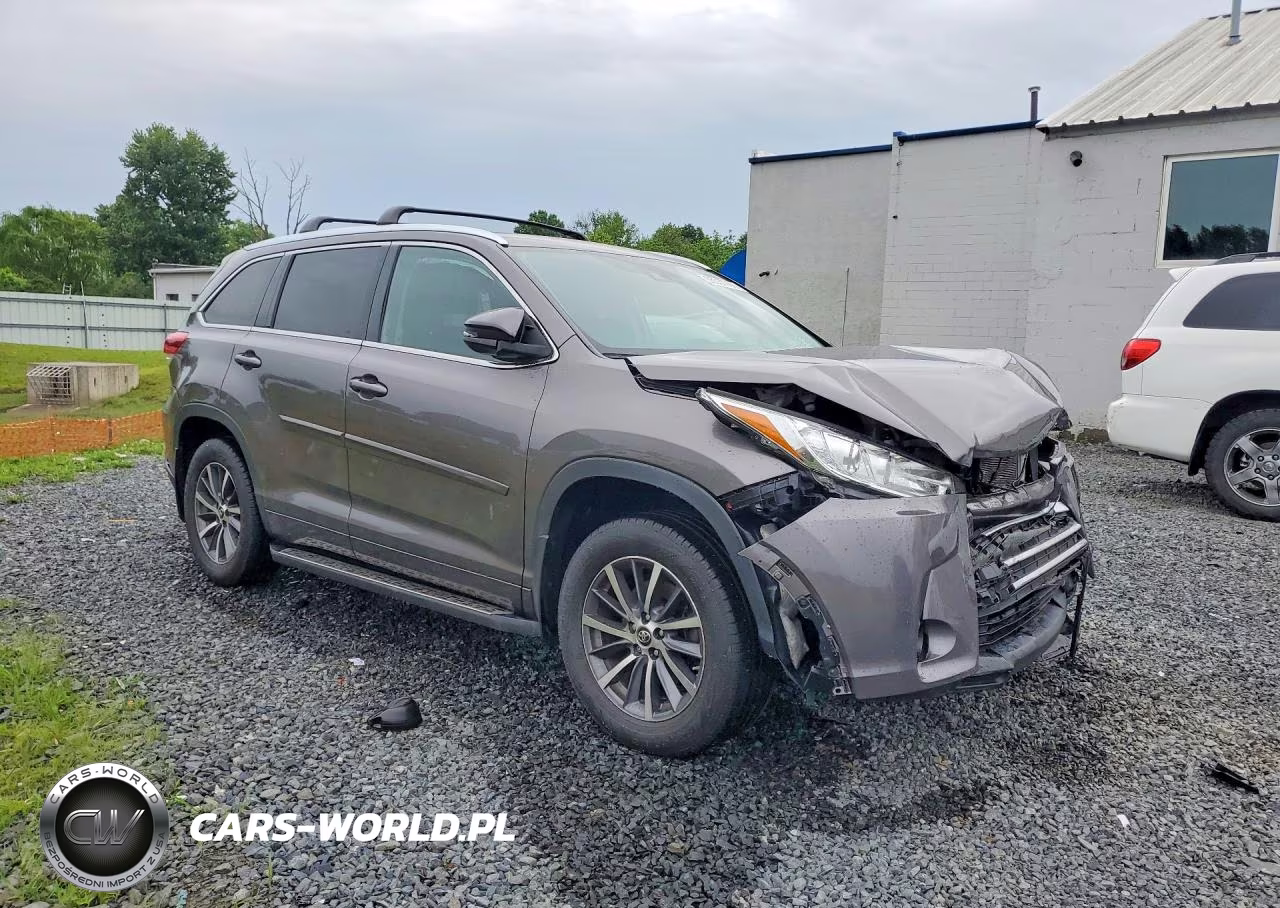 2018 Toyota Highlander Xle VIN:5TDJZRFH8JS554641 - 4