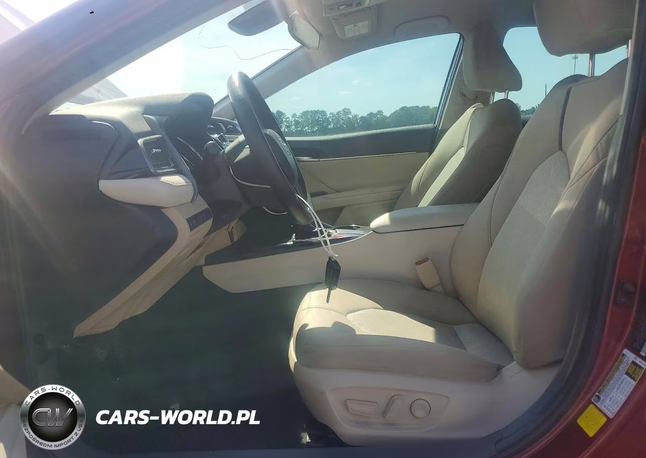 2020 Toyota Camry Le VIN:4T1C11AK2LU998919 - 7