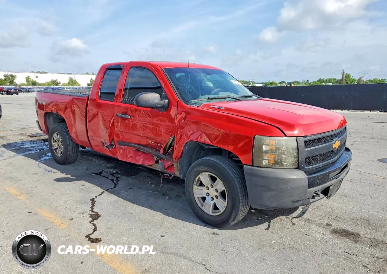 2011 Chevrolet Silverado K1500 VIN:1GCRKPEA2BZ156289 - 4