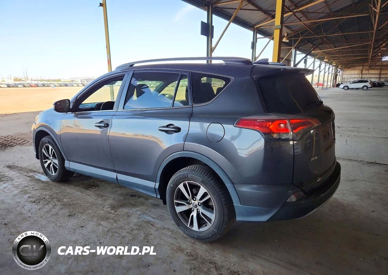 2017 Toyota Rav4 Xle VIN:2T3RFREV2HW560253 - 2