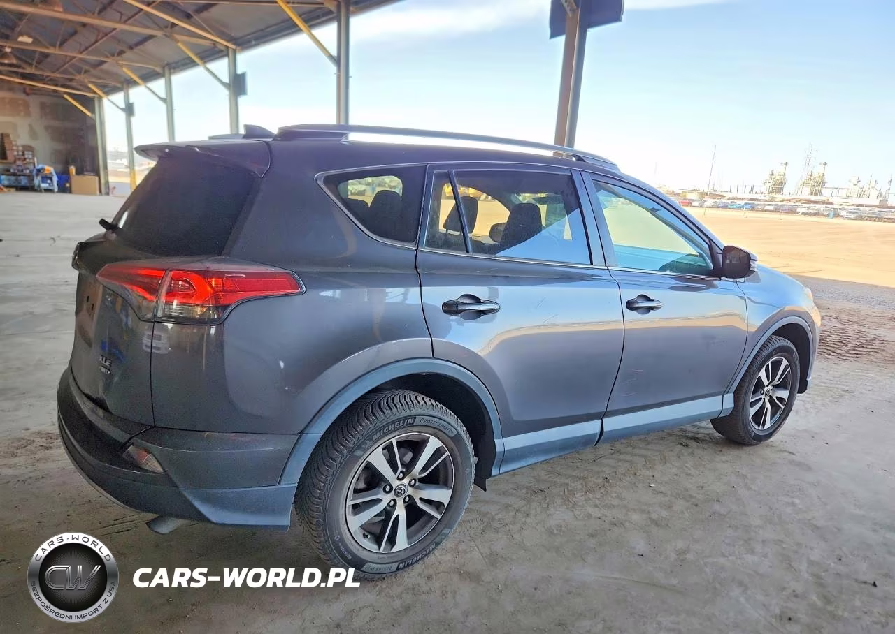 2017 Toyota Rav4 Xle VIN:2T3RFREV2HW560253 - 3
