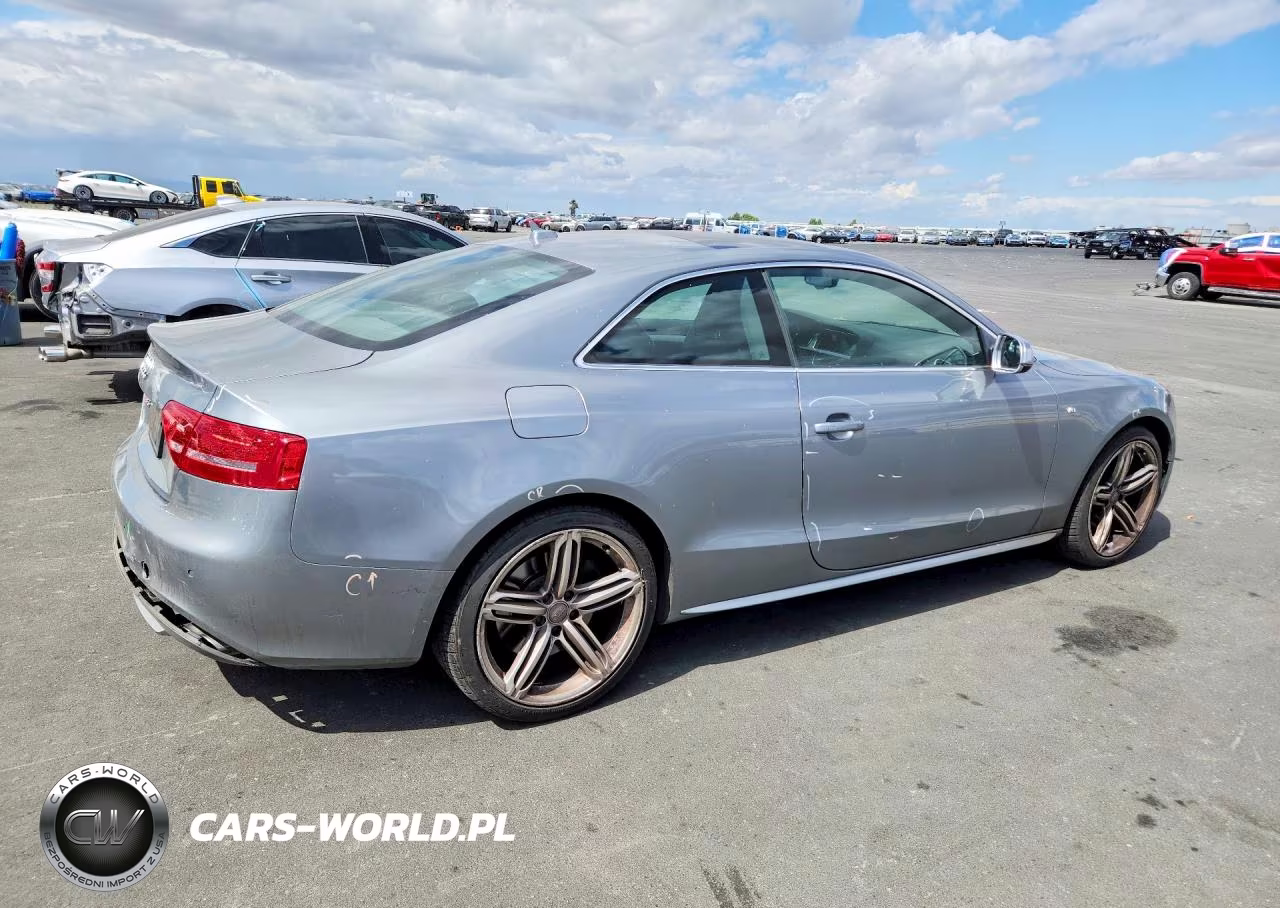 2011 Audi S5 Premium Plus VIN:WAUCVAFR8BA066722 - 3