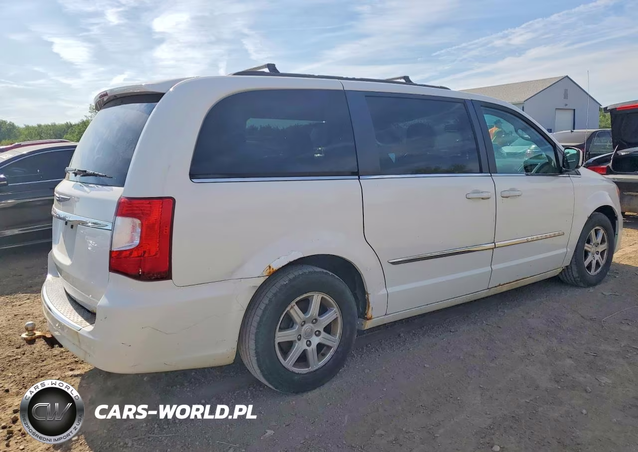 2013 Chrysler Town & Country Touring VIN:2C4RC1BG8DR638135 - 3