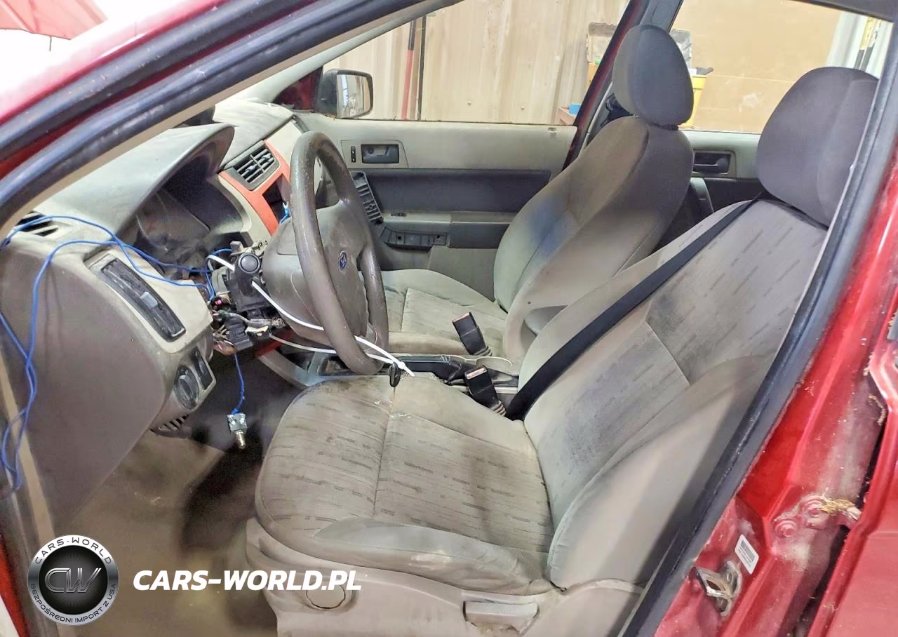 2007 Ford Focus VIN:1FAHP3FN3AW161014 - 7