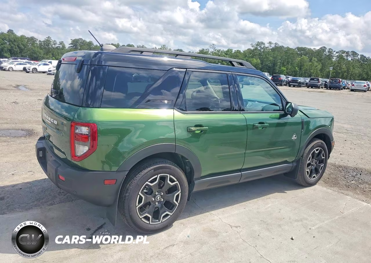 2025 Ford Bronco Sport Outer Banks VIN:3FMCR9CN0SRE31886 - 3