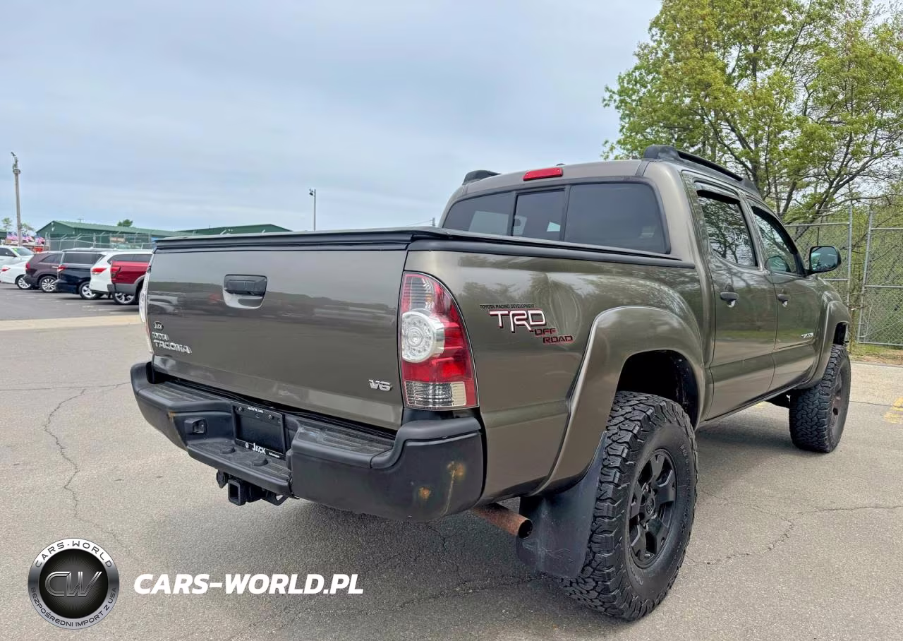2011 Toyota Tacoma Double Cab VIN:3TMLU4EN8BM060850 - 4