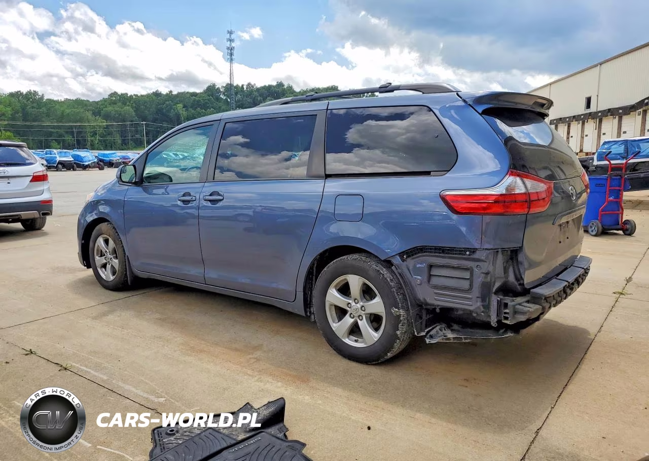 2017 Toyota Sienna Le VIN:5TDKZ3DC7HS767356 - 2