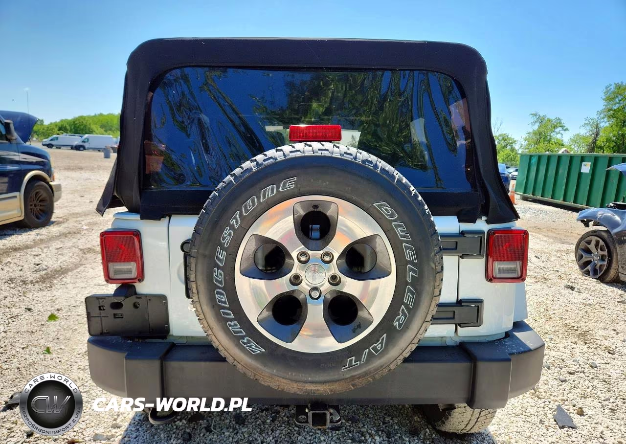 2018 Jeep Wrangler Unlimited Sahara VIN:1C4BJWEG7JL805802 - 6