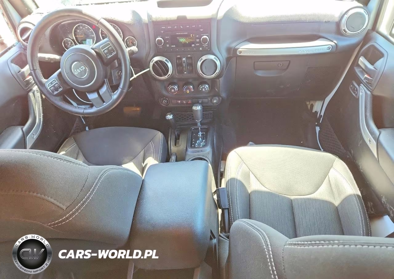 2018 Jeep Wrangler Unlimited Sahara VIN:1C4BJWEG7JL805802 - 8