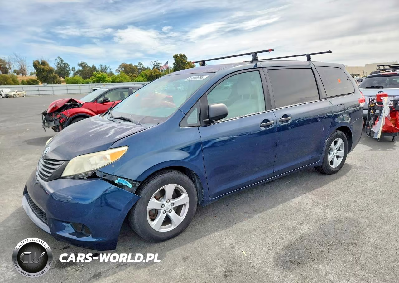 2012 Toyota Sienna Base 7-Passenger