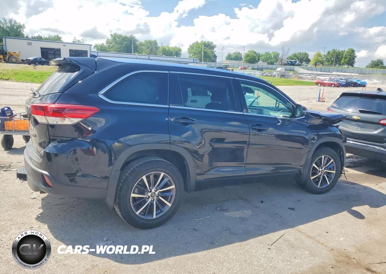 2017 Toyota Highlander Xle VIN:5TDJZRFH9HS432252 - 3