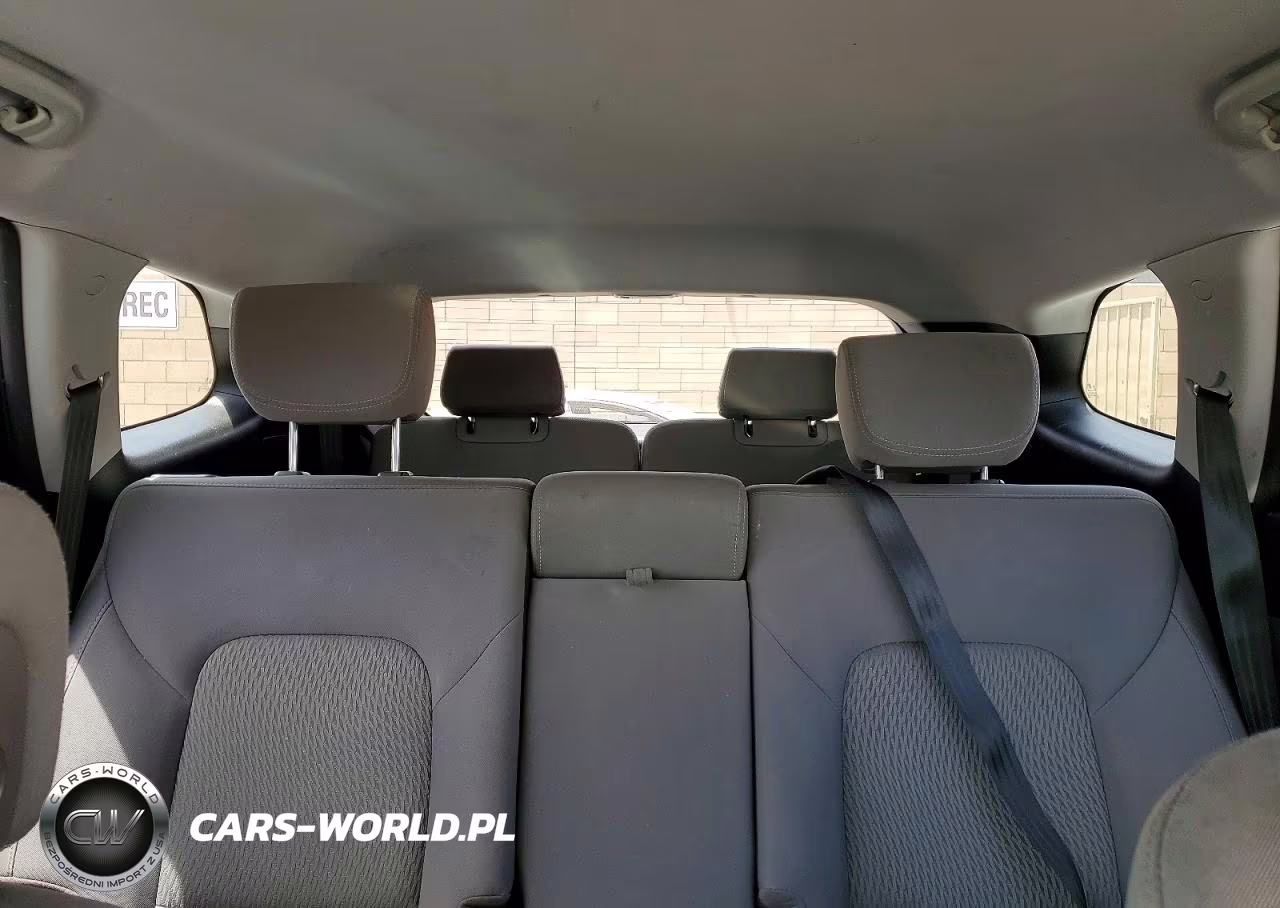 2018 Hyundai Santa Fe Se VIN:KM8SM4HF2JU260564 - 10