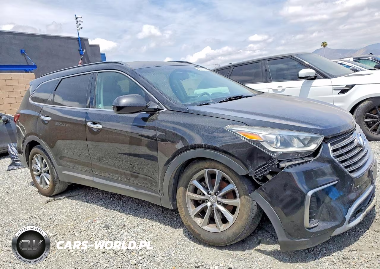2018 Hyundai Santa Fe Se VIN:KM8SM4HF2JU260564 - 4