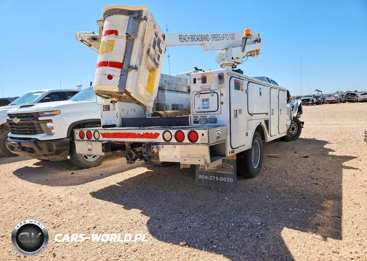 2008 Ford F350 Super Duty Bucket Truck VIN:1FDWF36588EE43505 - 4
