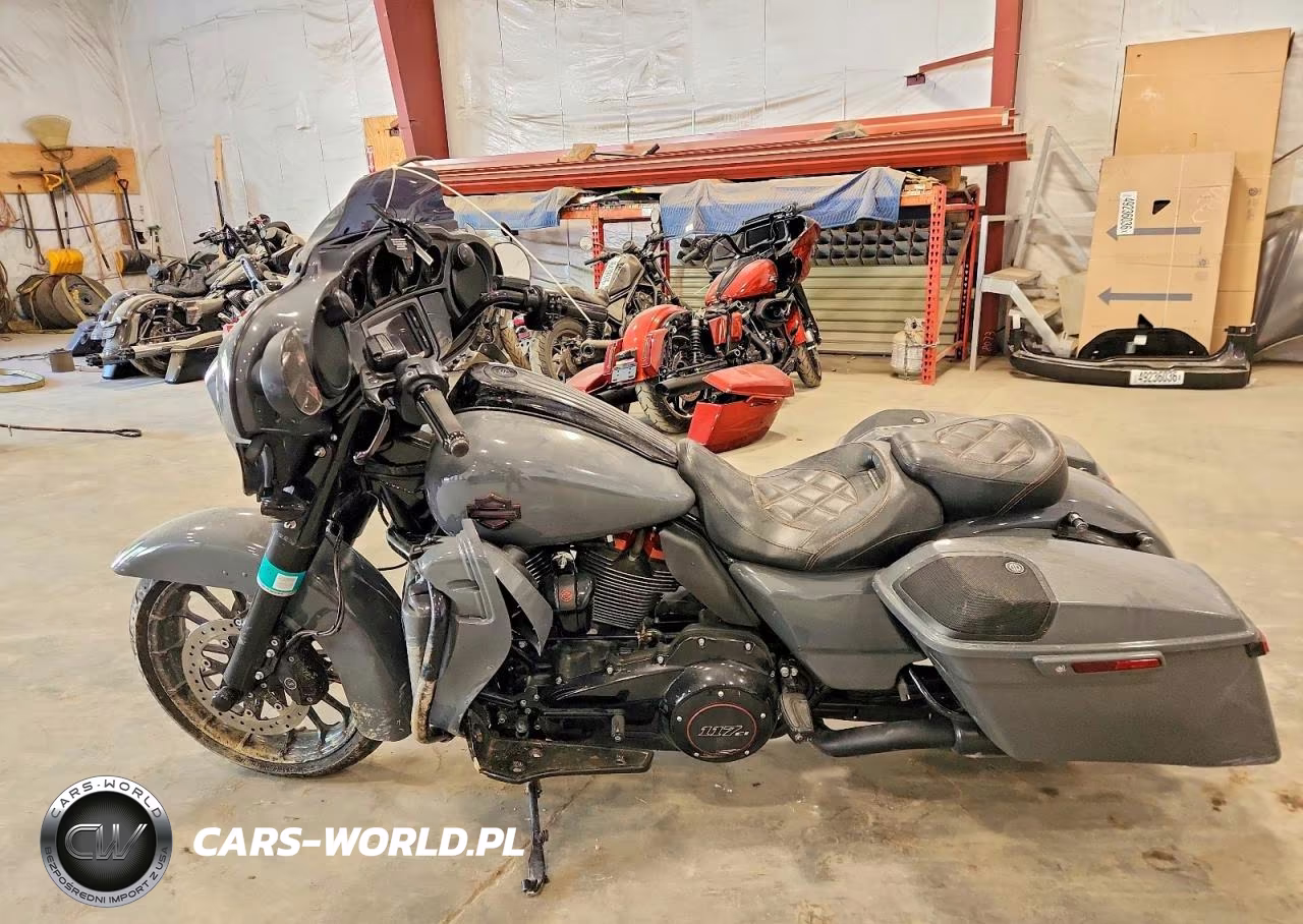 2018 Harley-Davidson Flhxse Cvo Street Glide VIN:1HD1PXL19JB959396 - 3