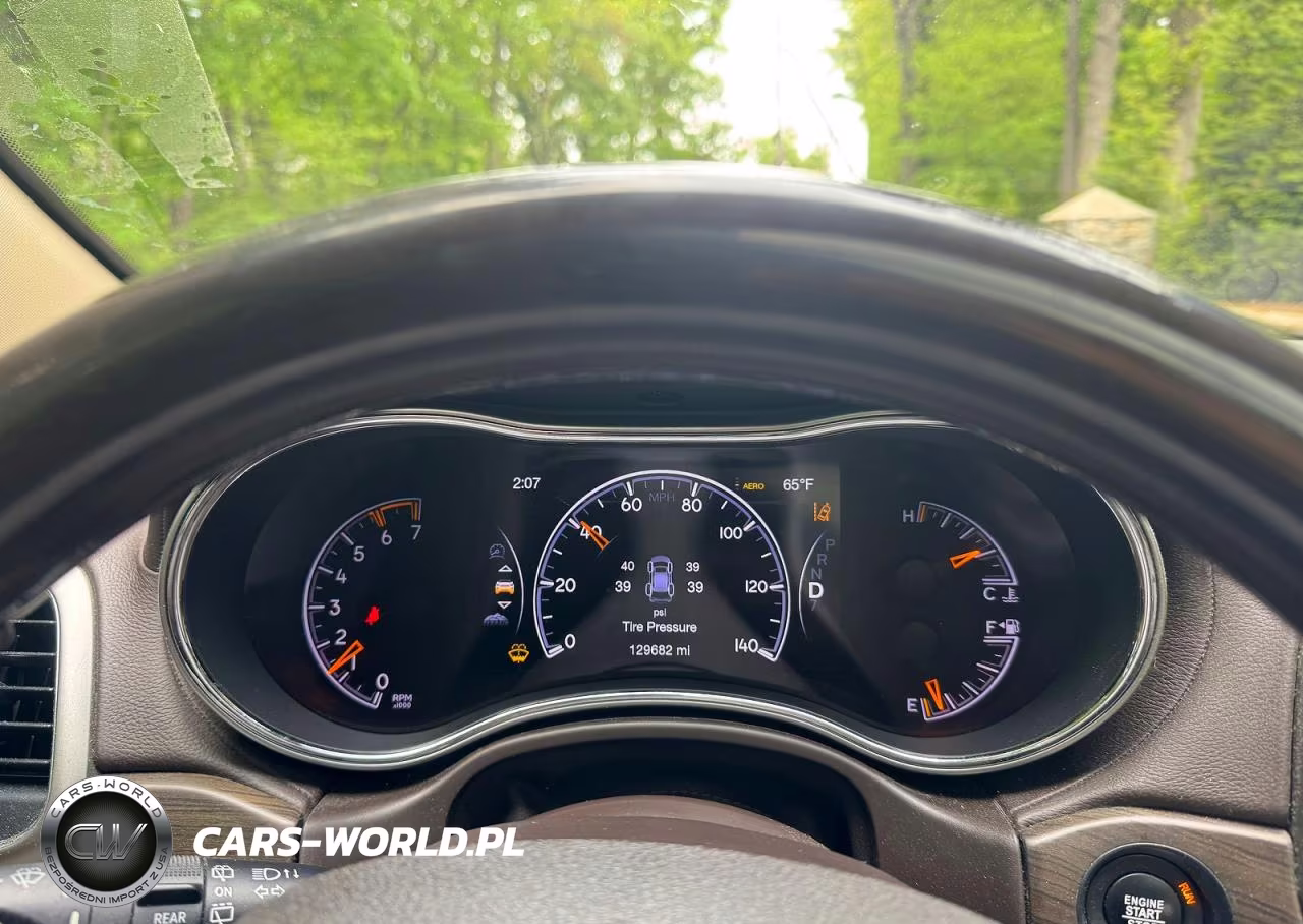 2018 Jeep Grand Cherokee Overland VIN:1C4RJFCT6JC104487 - 8
