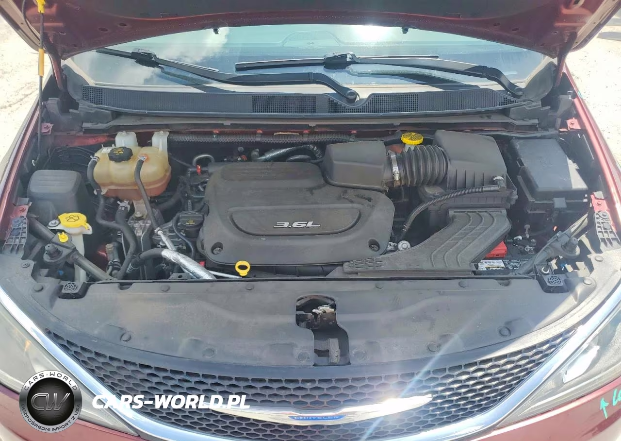 2018 Chrysler Pacifica Touring L VIN:2C4RC1BG5JR237508 - 11