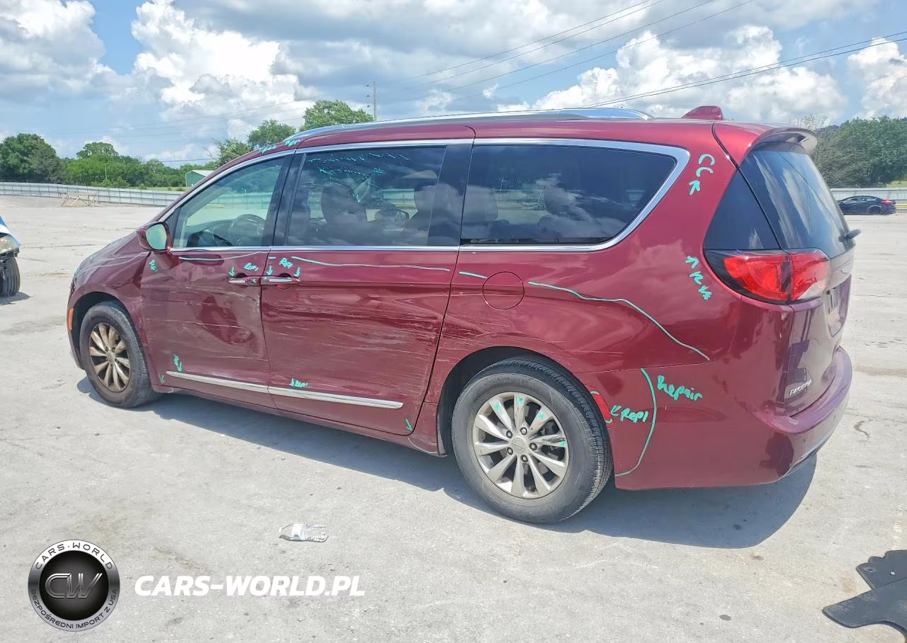 2018 Chrysler Pacifica Touring L VIN:2C4RC1BG5JR237508 - 2