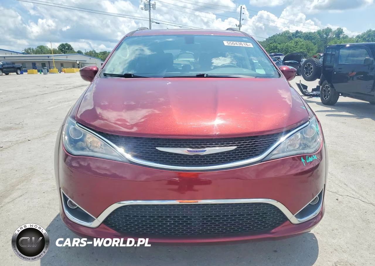 2018 Chrysler Pacifica Touring L VIN:2C4RC1BG5JR237508 - 5