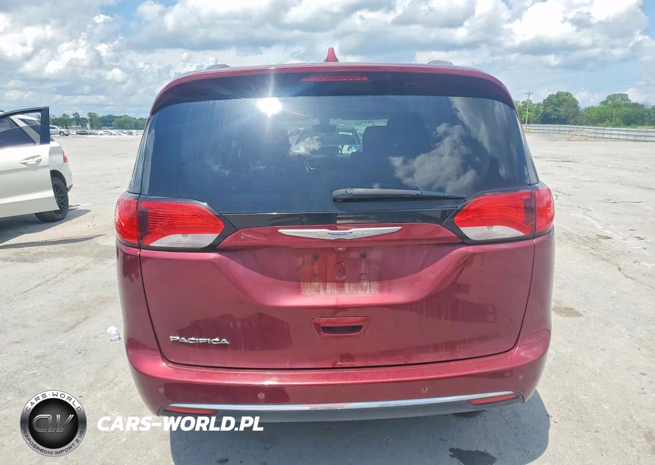 2018 Chrysler Pacifica Touring L VIN:2C4RC1BG5JR237508 - 6