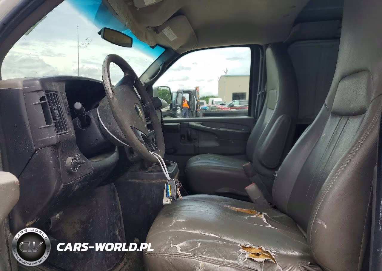 2011 Chevrolet Express G2500 VIN:1GCWGGFA0B1130579 - 7