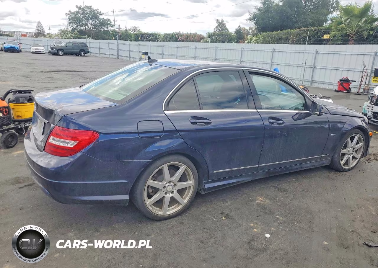 2012 Mercedes-Benz C 250 VIN:WDDGF4HBXCA629764 - 3