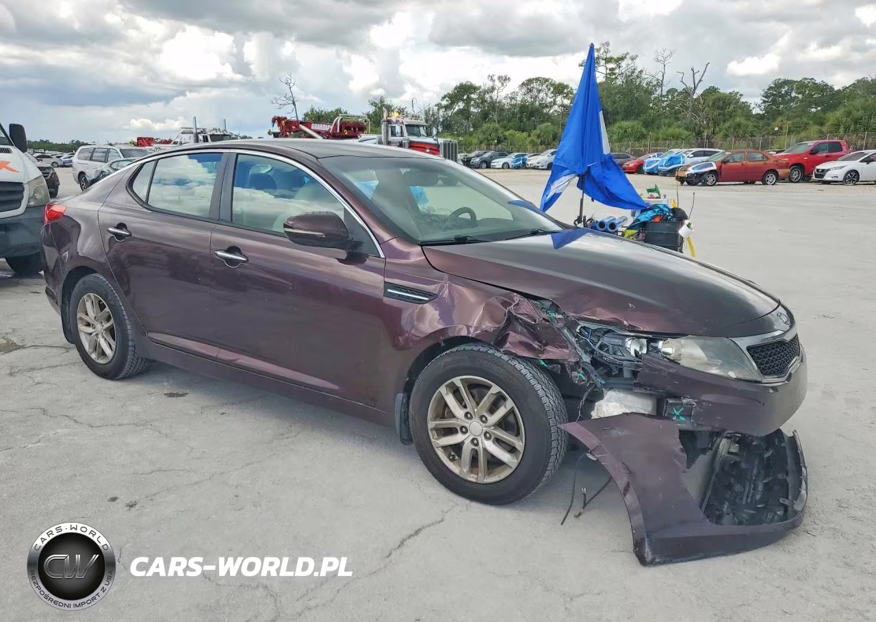 2012 Kia Optima Lx VIN:5XXGM4A73CG038010 - 4