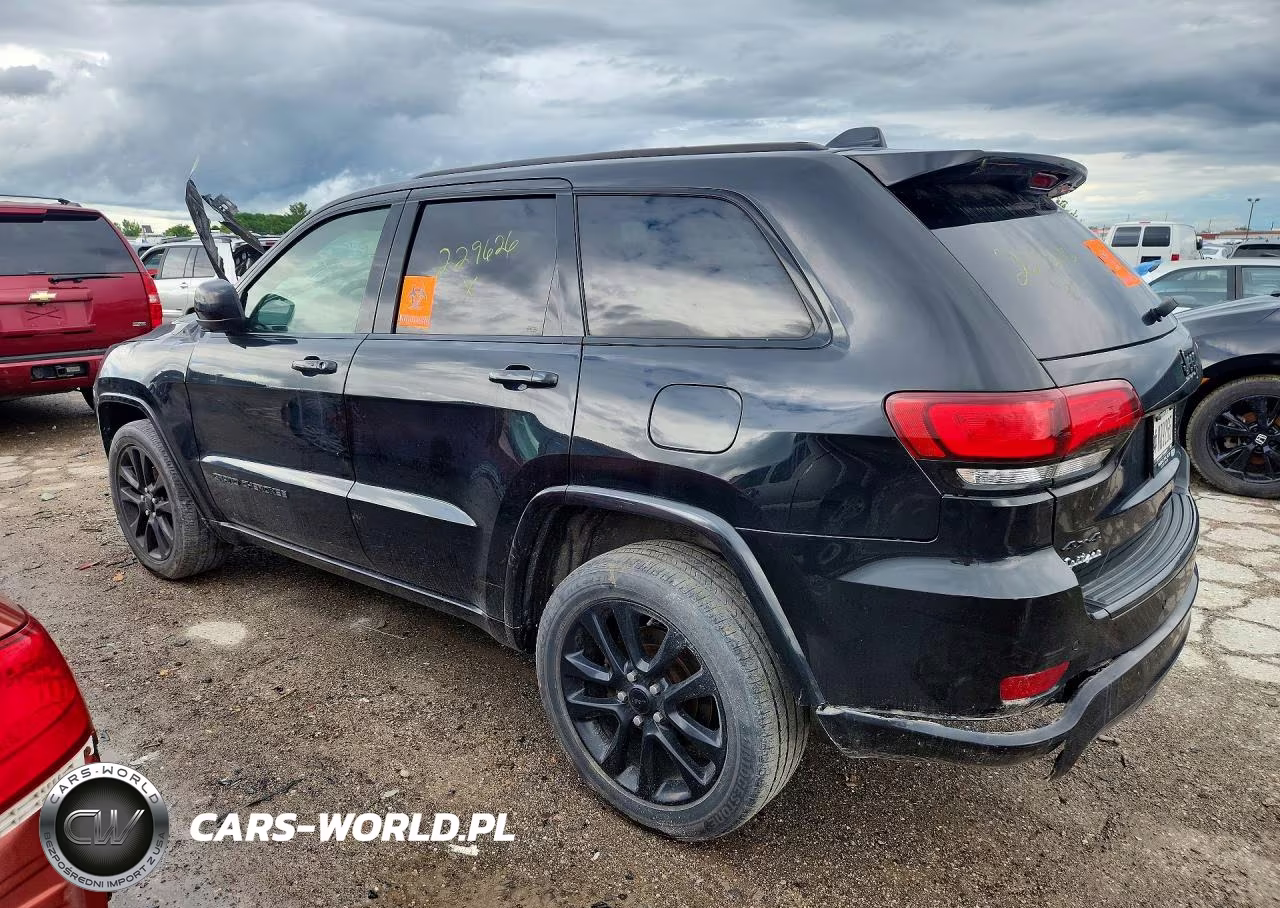2018 Jeep Grand Cherokee Laredo VIN:1C4RJFAG8JC229626 - 2