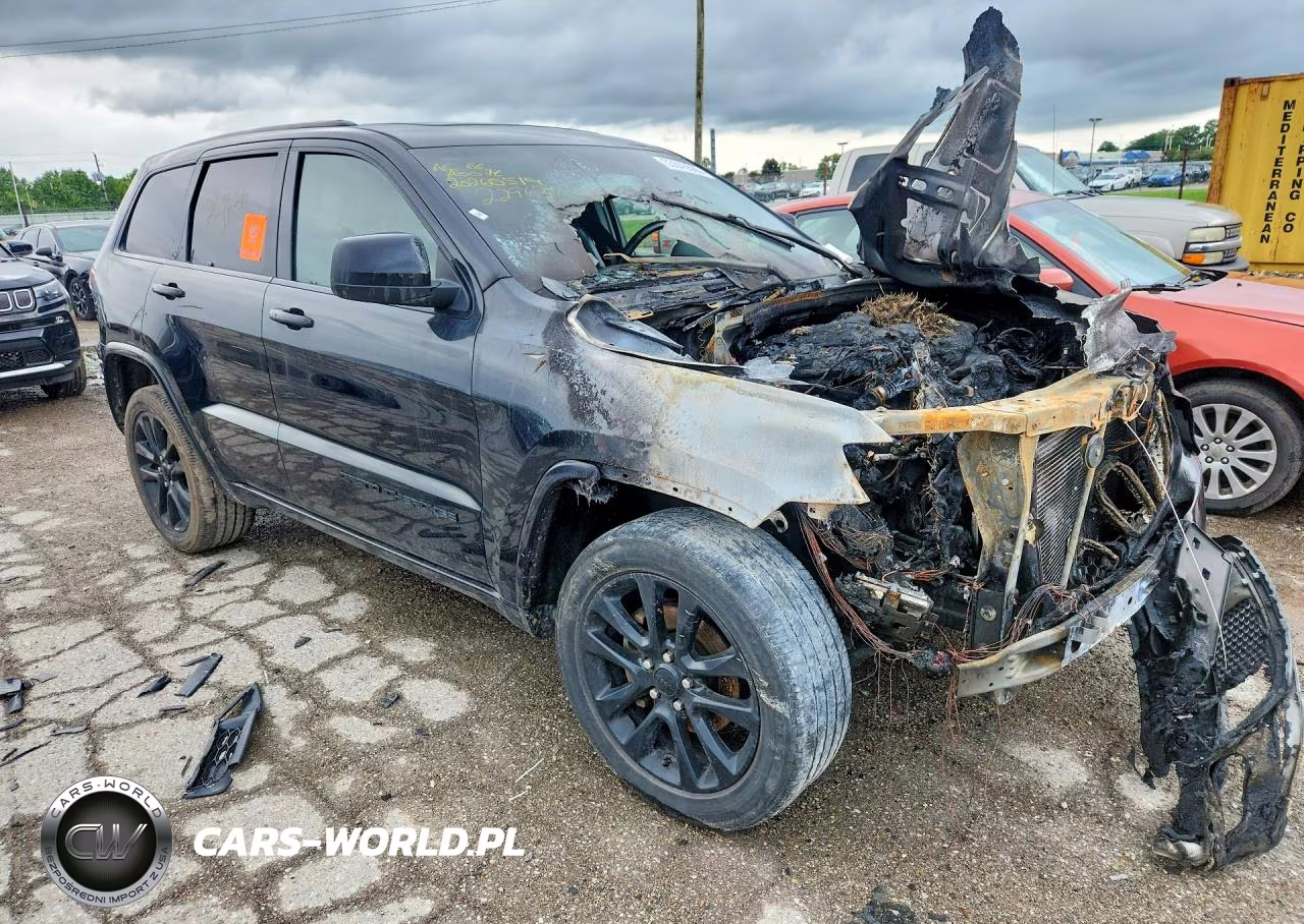 2018 Jeep Grand Cherokee Laredo VIN:1C4RJFAG8JC229626 - 4