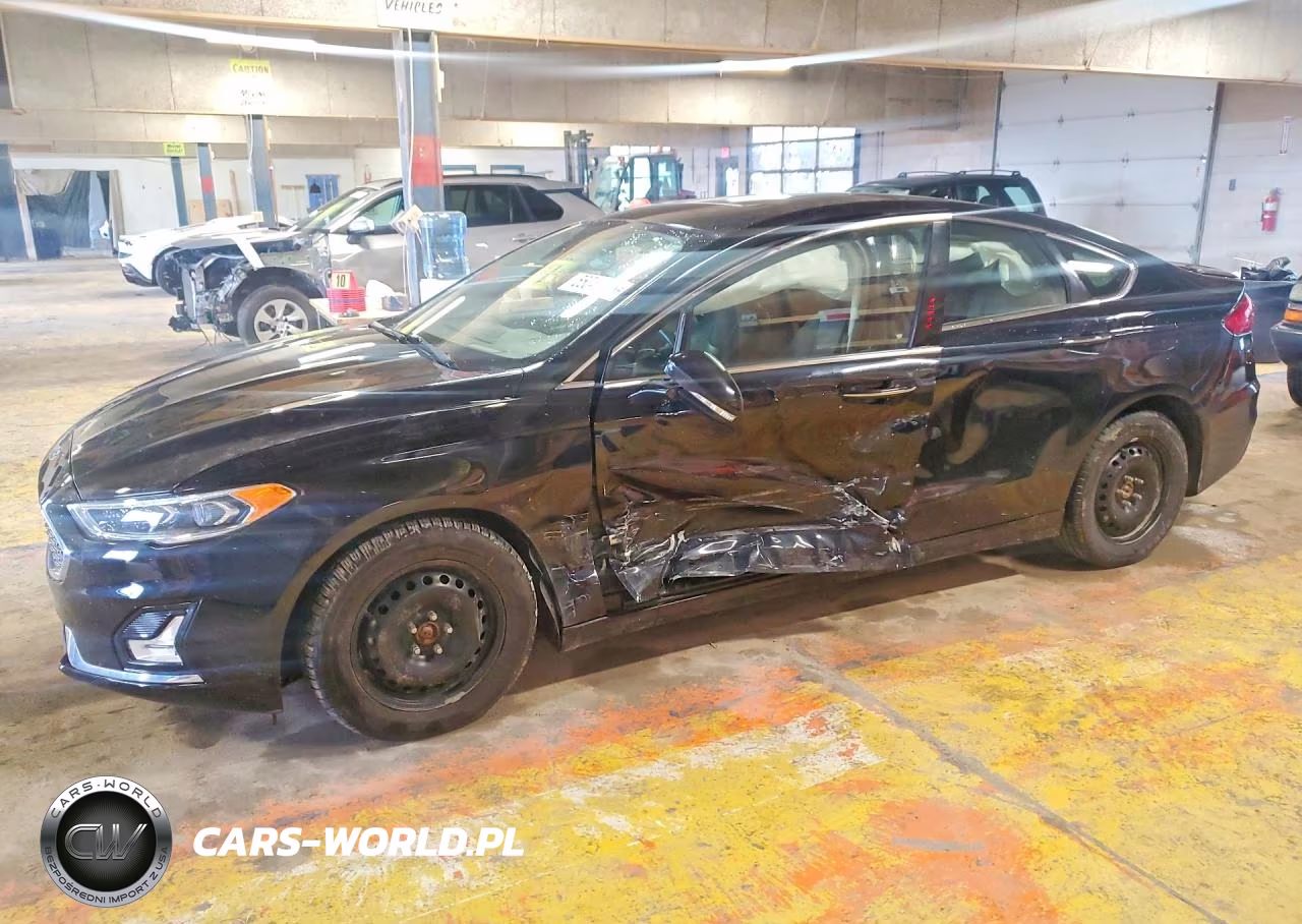 2020 Ford Fusion Titanium – zdjęcie 1 z 13