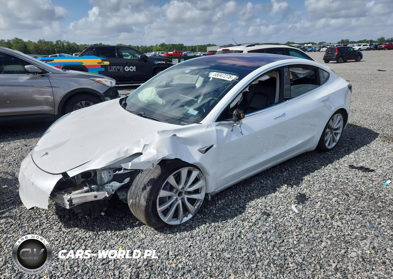 2018 Tesla Model 3 – zdjęcie 1 z 12