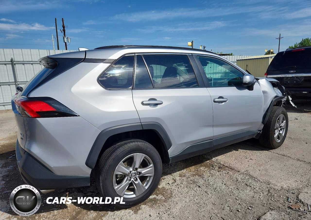 2024 Toyota Rav4 Xle VIN:2T3P1RFVXRC412701 - 3