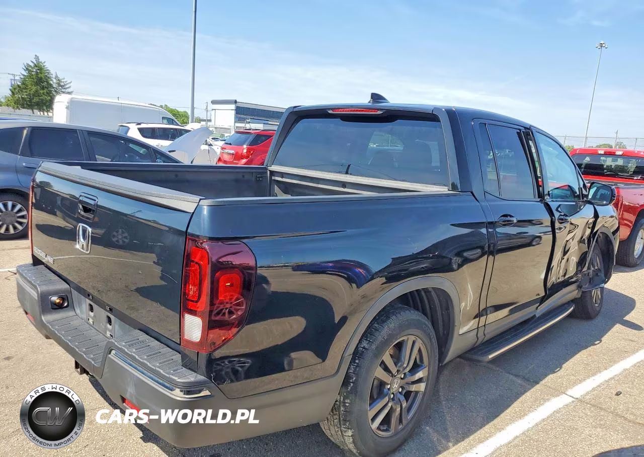 2017 Honda Ridgeline Sport VIN:5FPYK2F16HB008245 - 3