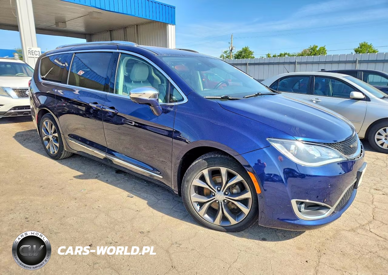 2017 Chrysler Pacifica Limited VIN:2C4RC1GG2HR720750 - 4