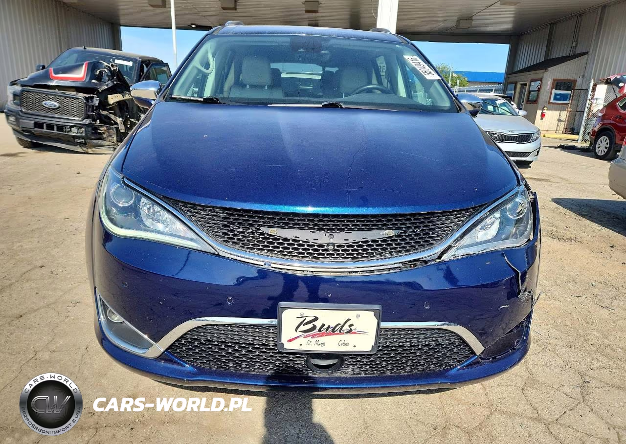 2017 Chrysler Pacifica Limited VIN:2C4RC1GG2HR720750 - 5