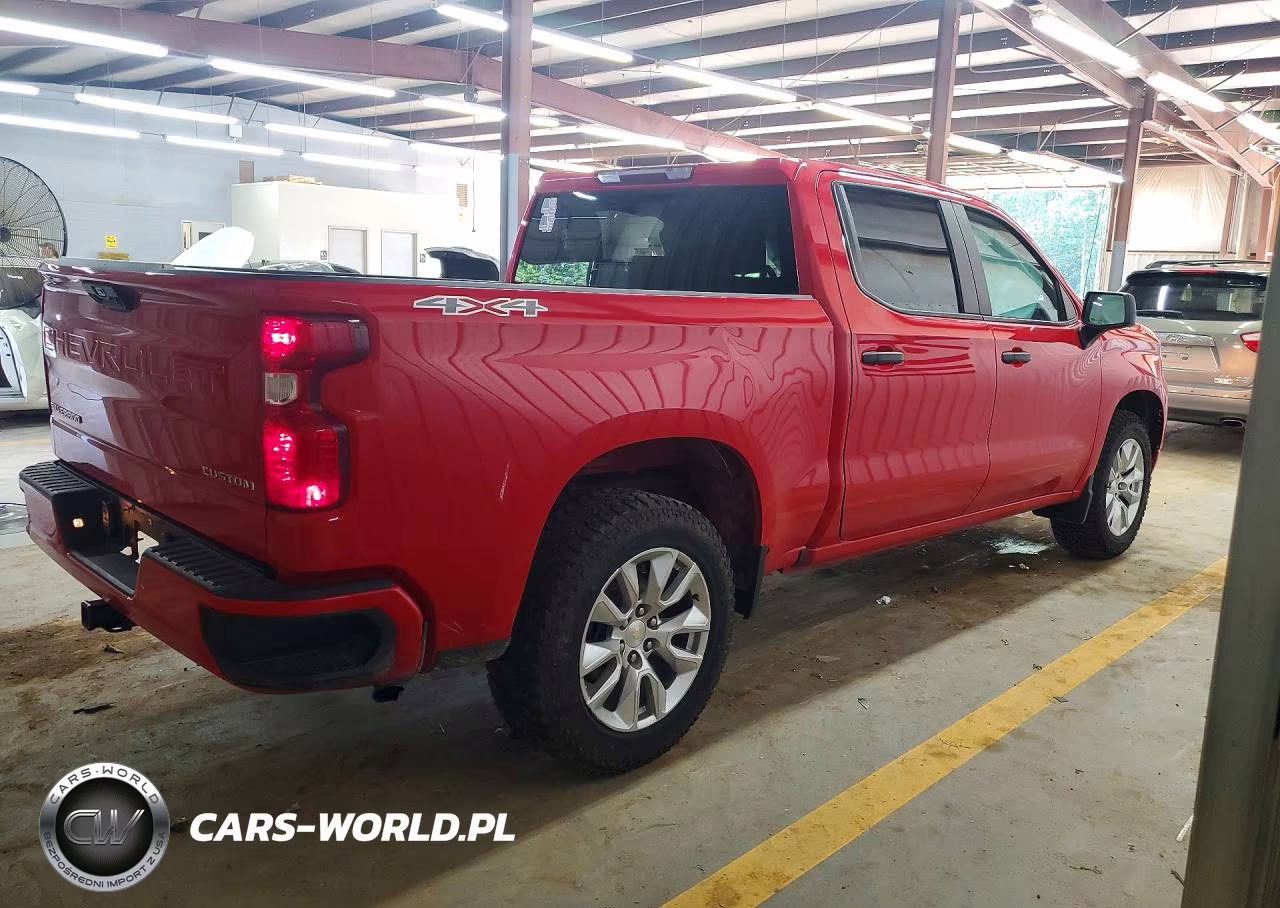 2022 Chevrolet Silverado K1500 Custom VIN:1GCPDBEK9NZ593496 - 3