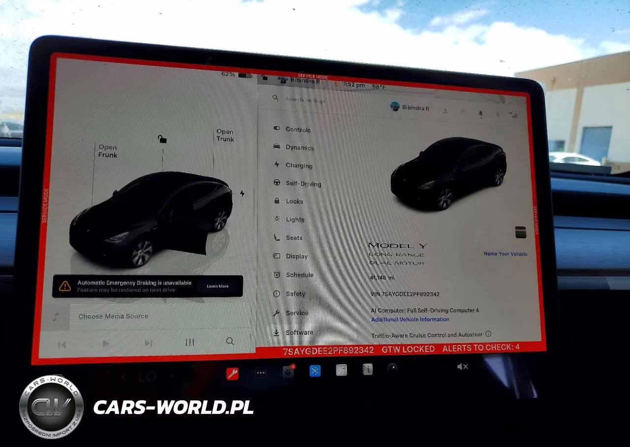 2023 Tesla Model Y VIN:7SAYGDEE2PF892342 - 9
