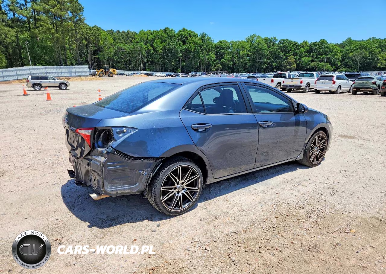 2015 Toyota Corolla Le VIN:2T1BURHE8FC338763 - 3