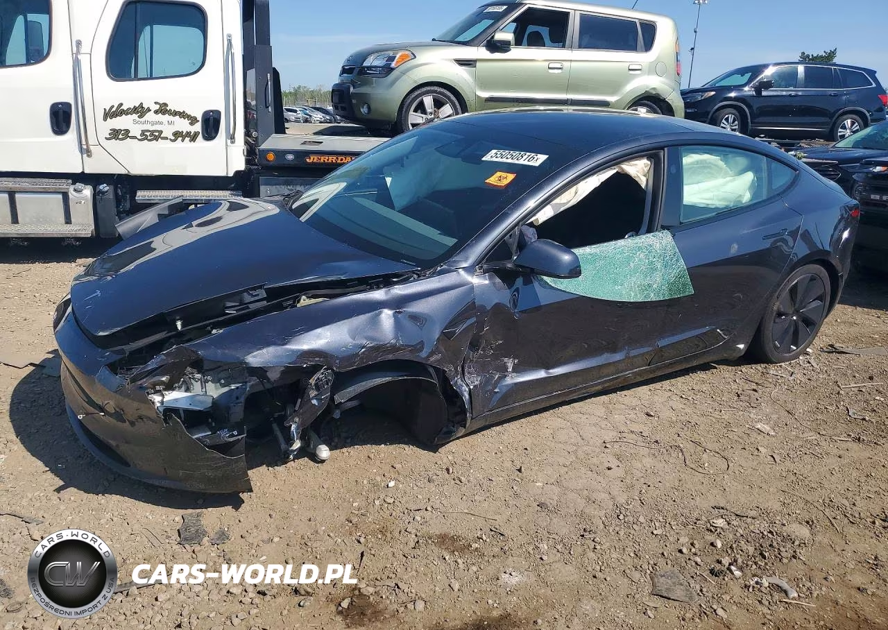 2025 Tesla Model 3 – zdjęcie 1 z 12