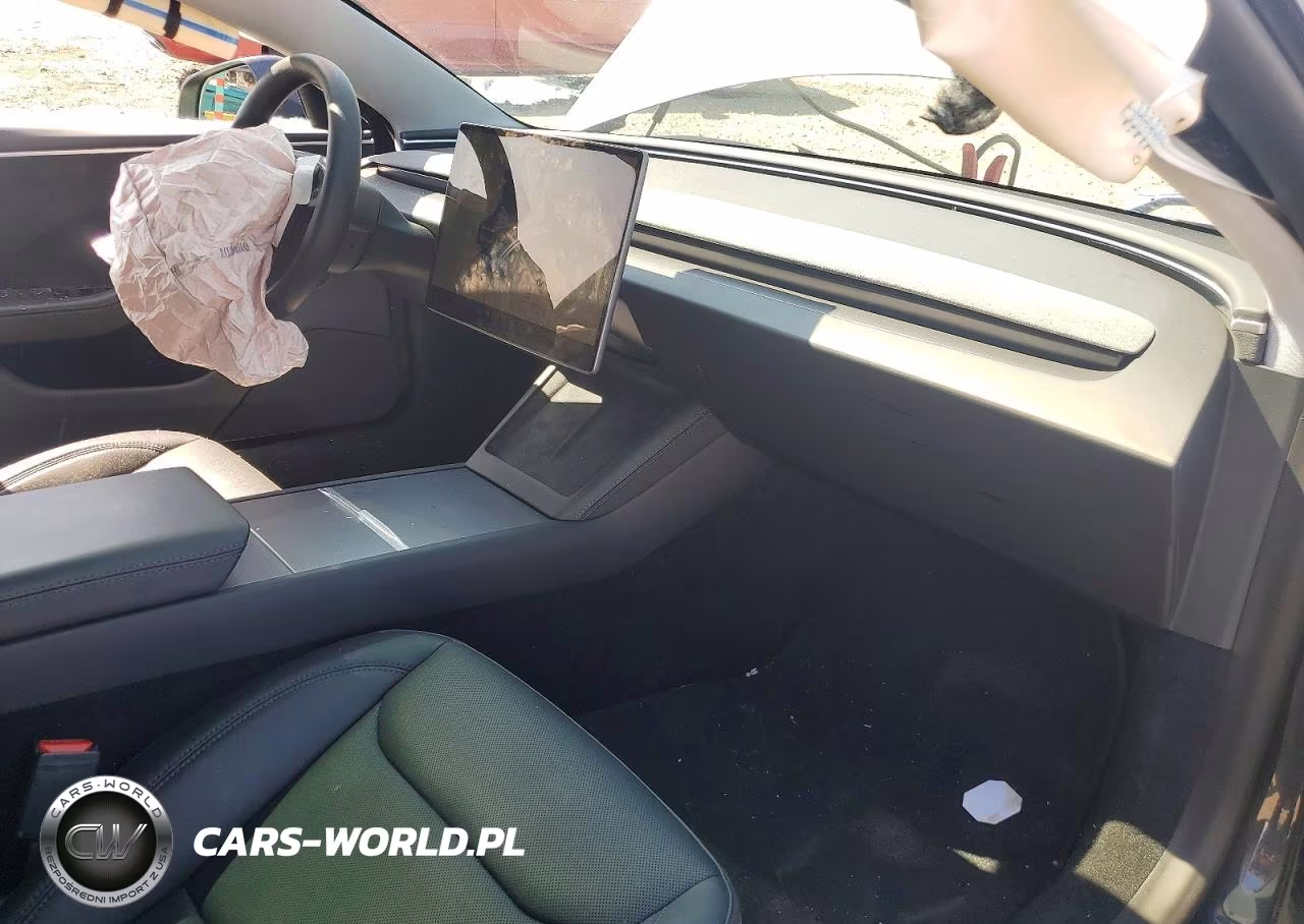 2025 Tesla Model 3 VIN:5YJ3E1EB9SF964003 - 8