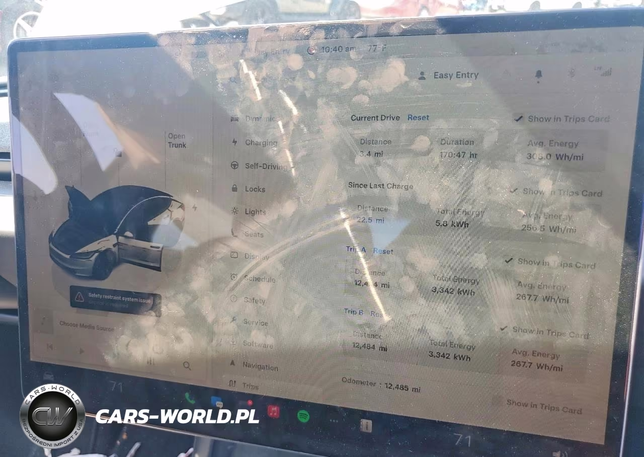 2025 Tesla Model 3 VIN:5YJ3E1EB9SF964003 - 9