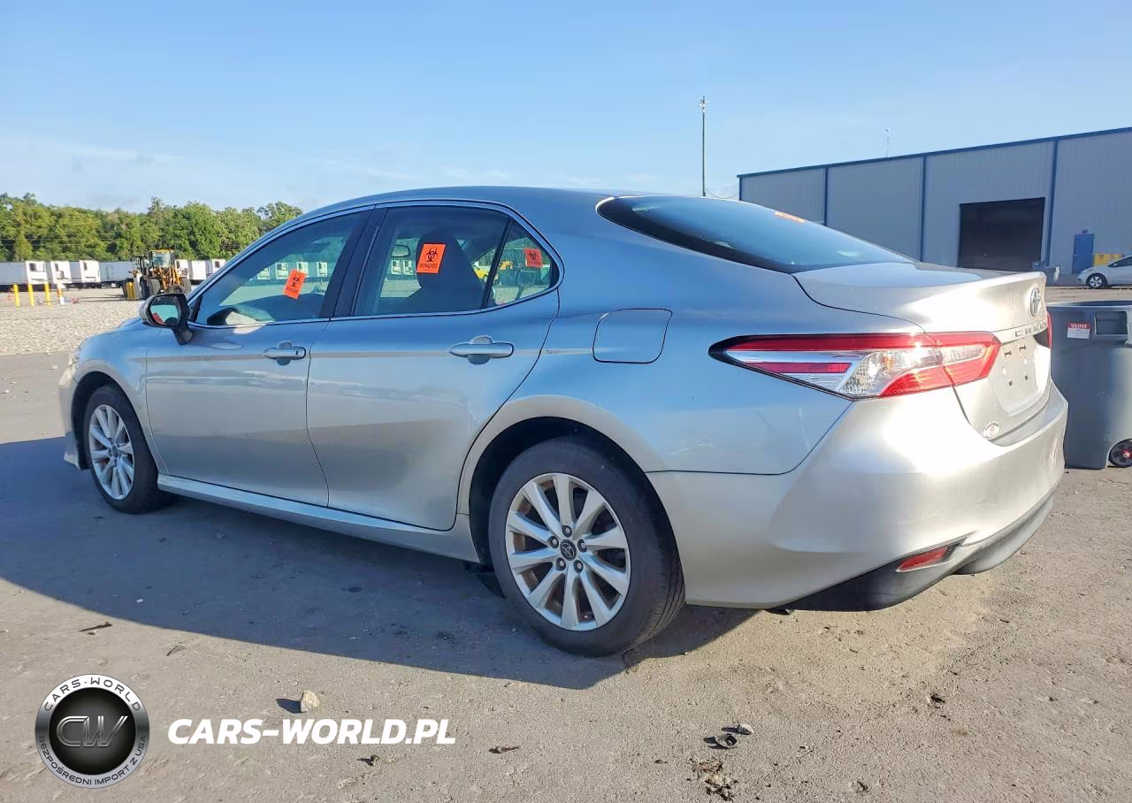 2018 Toyota Camry Le VIN:4T1B11HK7JU634297 - 2