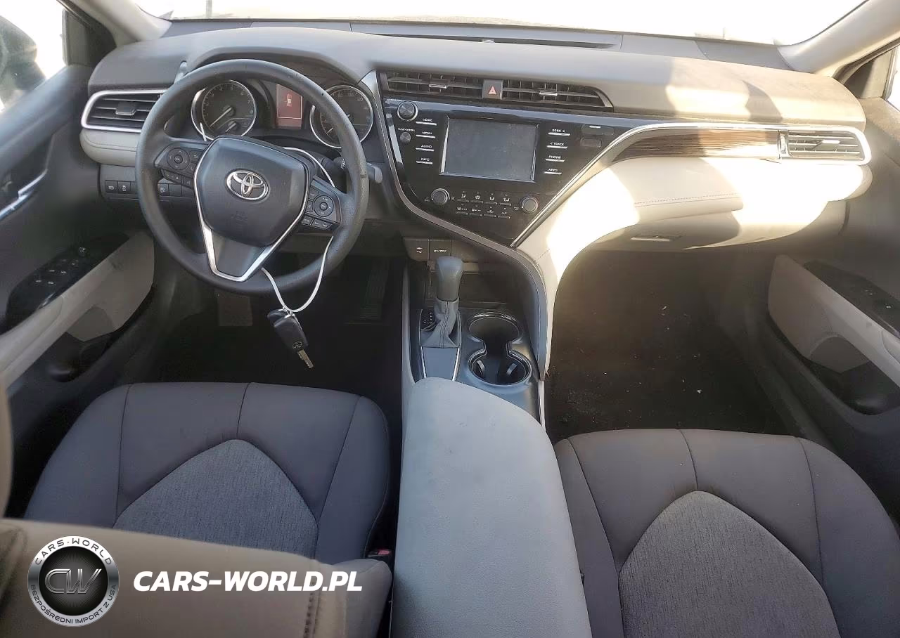 2018 Toyota Camry Le VIN:4T1B11HK7JU634297 - 8